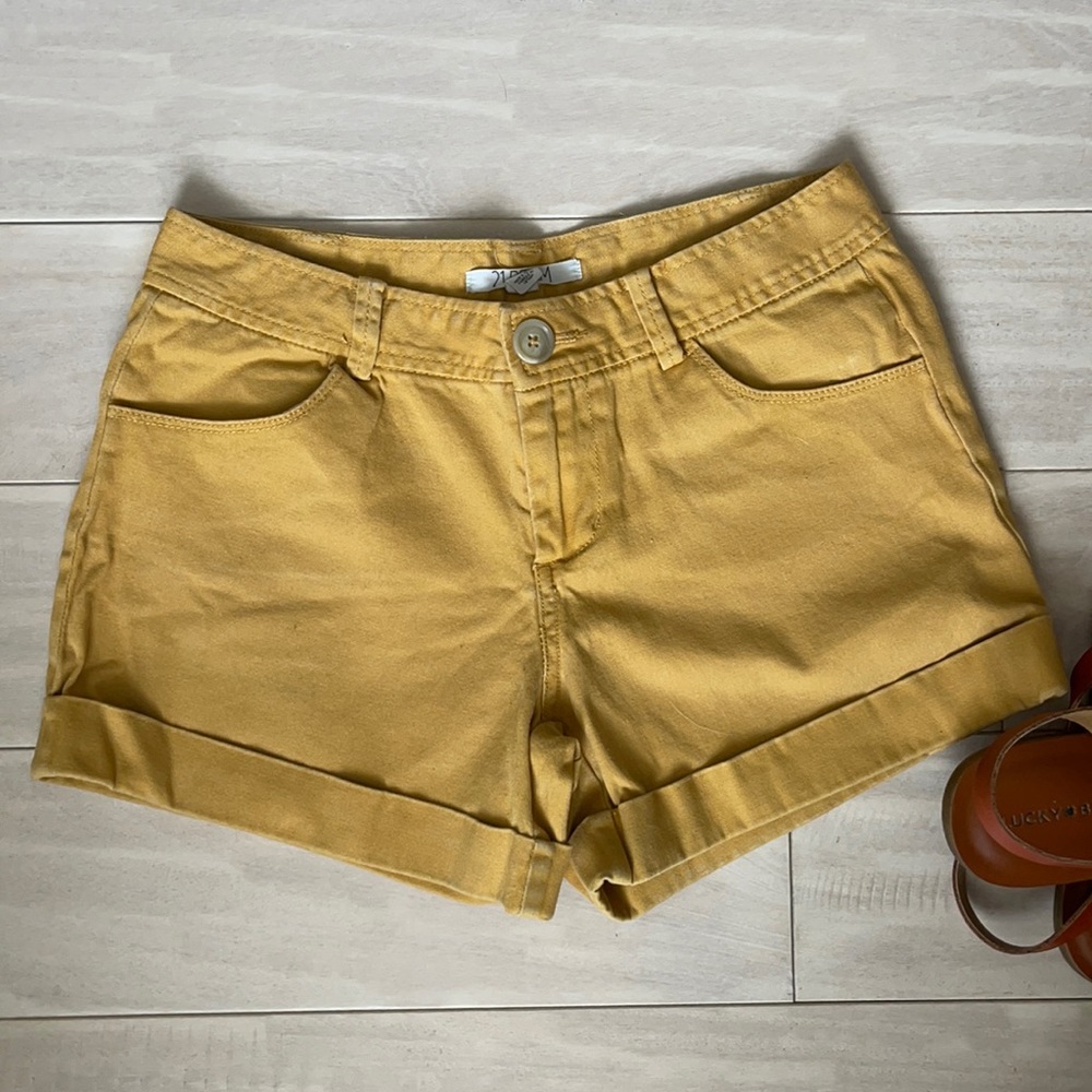🌻Yellow Denim Shorts🌻